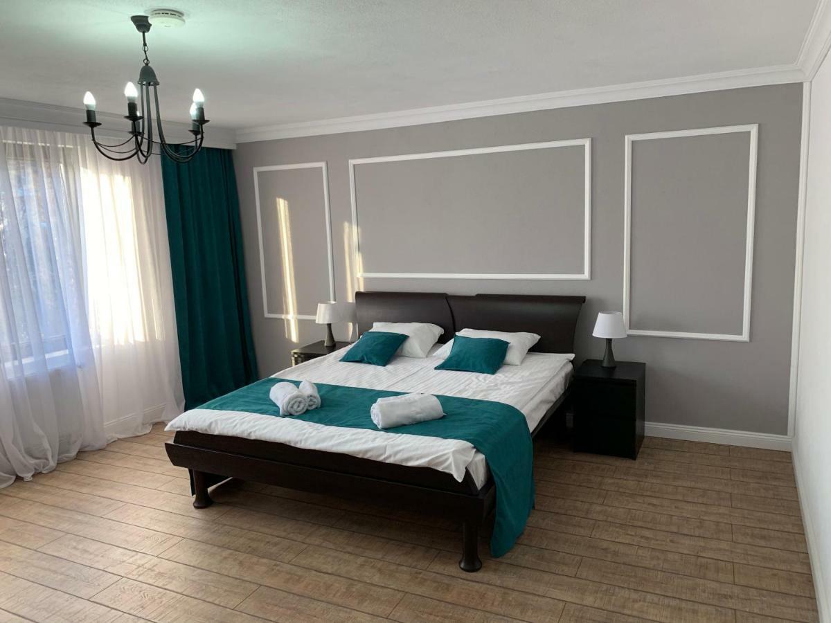 Aleea Teilor Hotel Campulung Luaran gambar